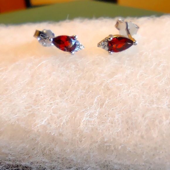 REGALROSE La Bella Garnet and Cubic Zirconia Stud Earrings - Picture 1 of 4